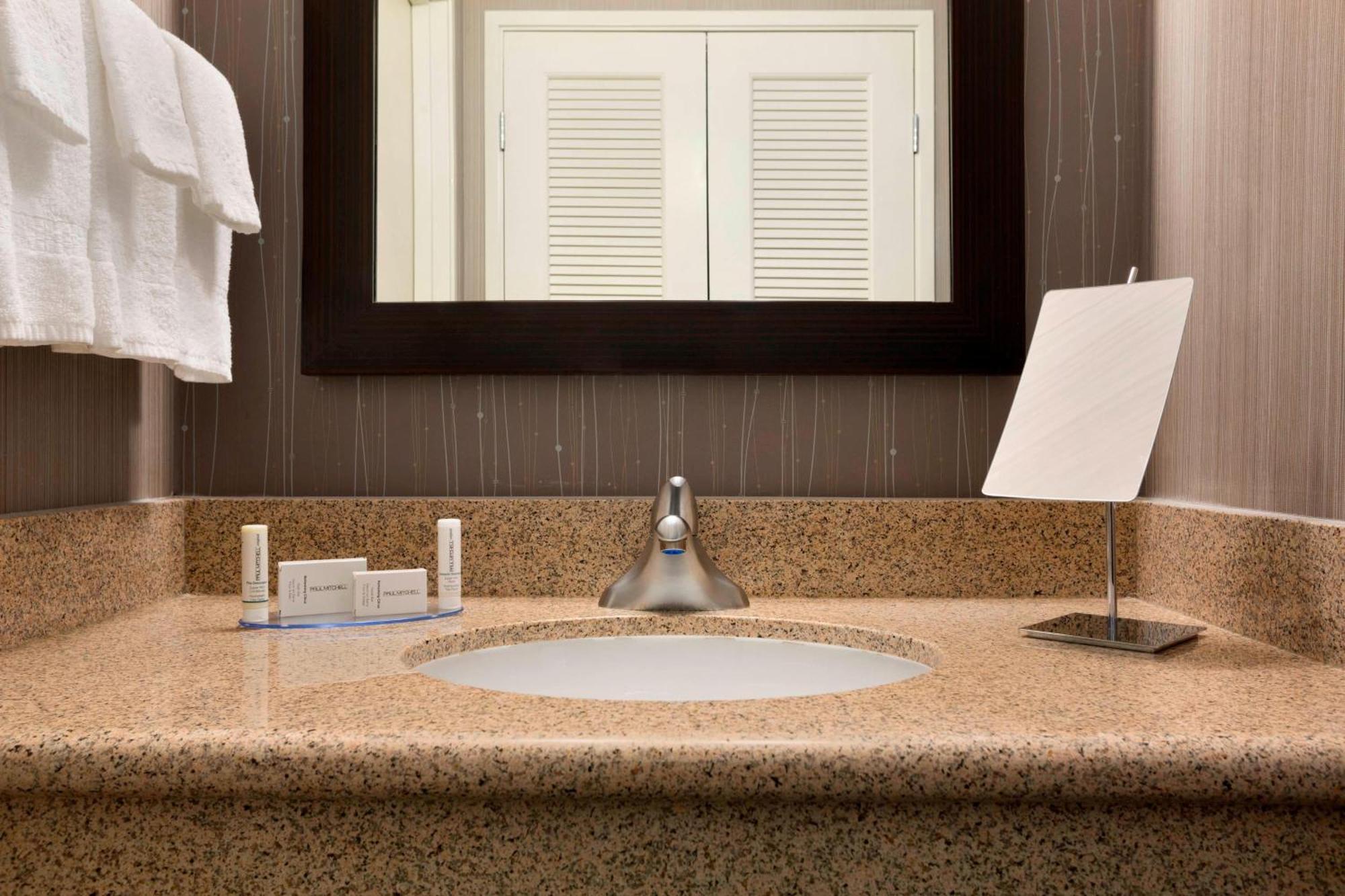 Courtyard By Marriott Champaign Ξενοδοχείο Εξωτερικό φωτογραφία