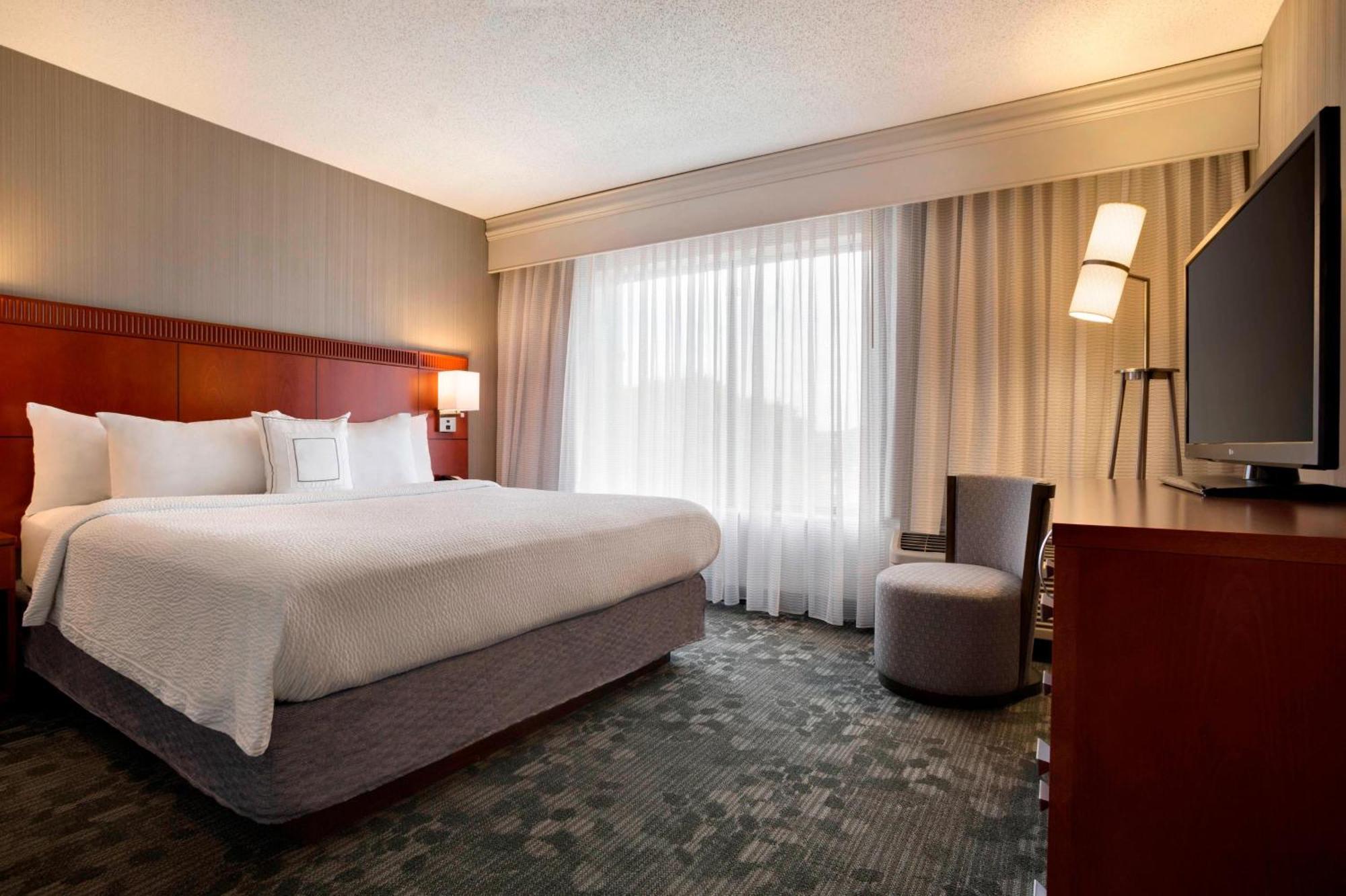 Courtyard By Marriott Champaign Ξενοδοχείο Εξωτερικό φωτογραφία