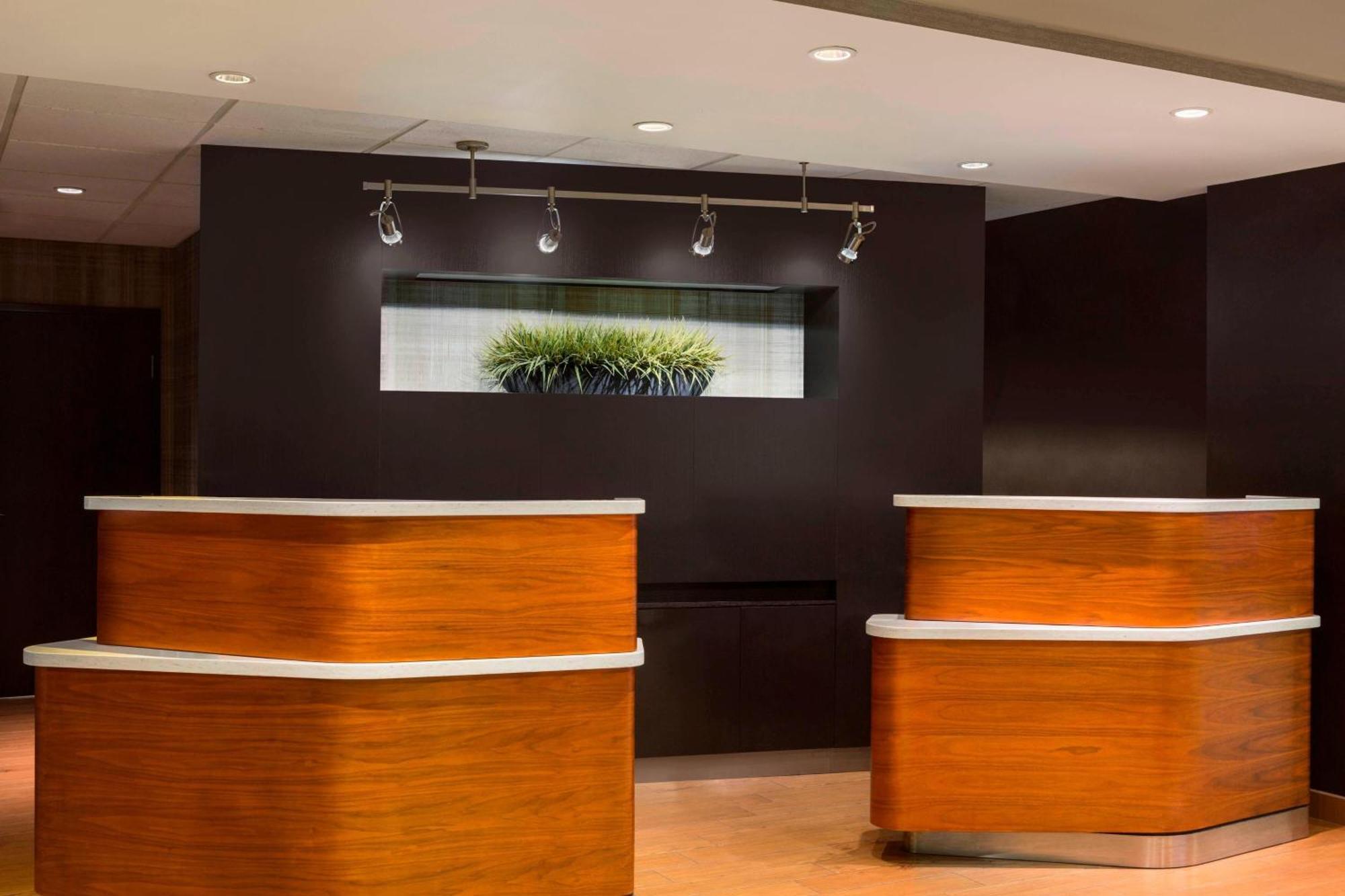 Courtyard By Marriott Champaign Ξενοδοχείο Εξωτερικό φωτογραφία